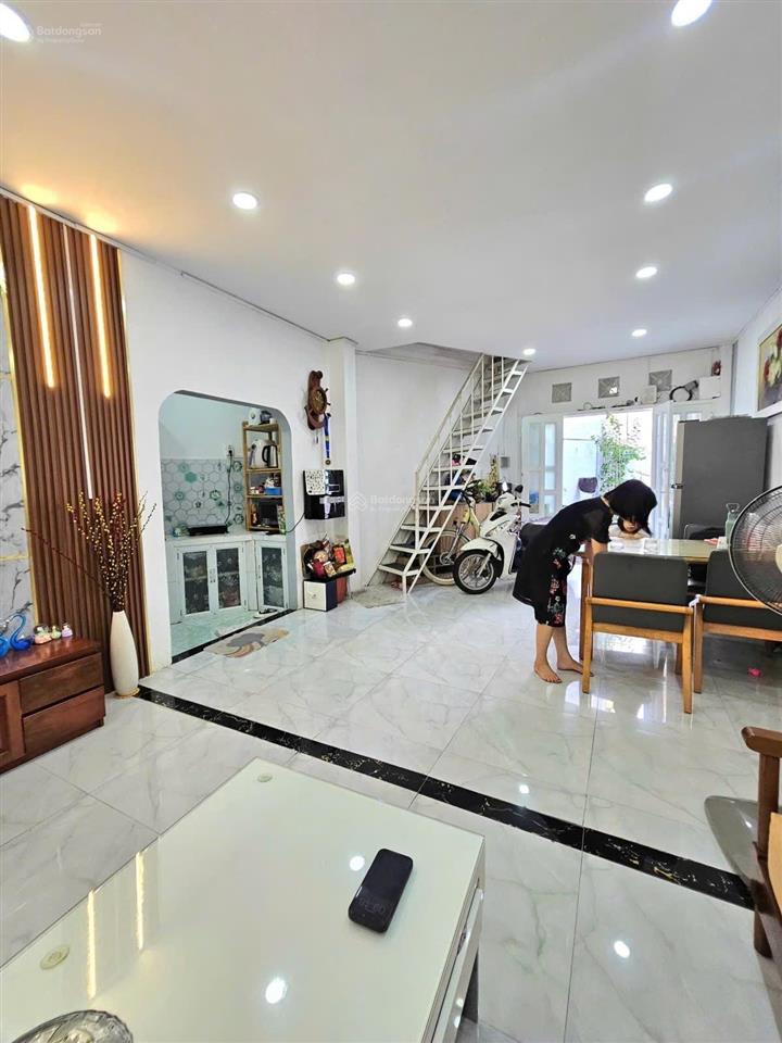 Nhà bán mai thị lựu 40 m2 gần chợ đa kao giá 5 tỷ 8 bớt lộc