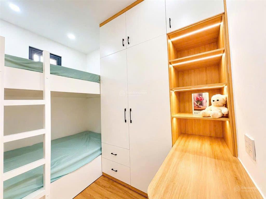 Nhà đẹp nguyên hồng nở hậu nhẹ 2 tầng shr 5,35 tỷ thương lượng