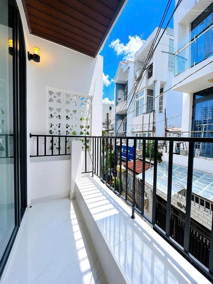 Nhà đẹp nguyên hồng nở hậu nhẹ 2 tầng shr 5,35 tỷ thương lượng