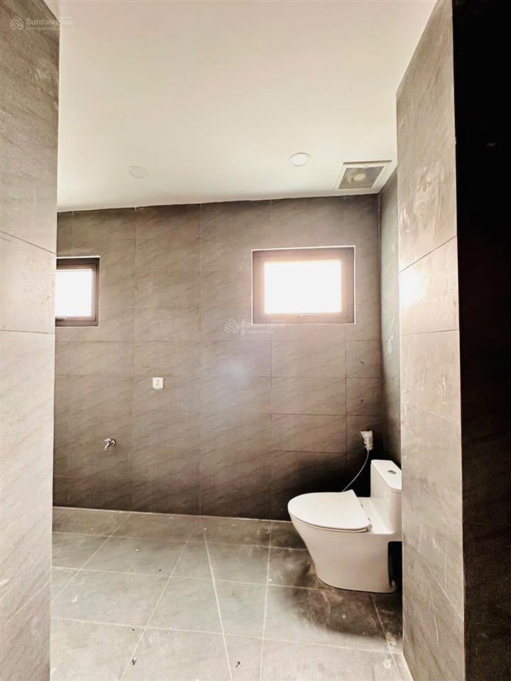 Cho thuê tòa nhà 8 tầng dt 5x20 mt nguyễn thông thích hợp làm phòng khám, spa, văn phòng công ty