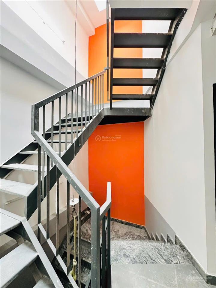 Cho thuê tòa nhà 8 tầng dt 5x20 mt nguyễn thông thích hợp làm phòng khám, spa, văn phòng công ty