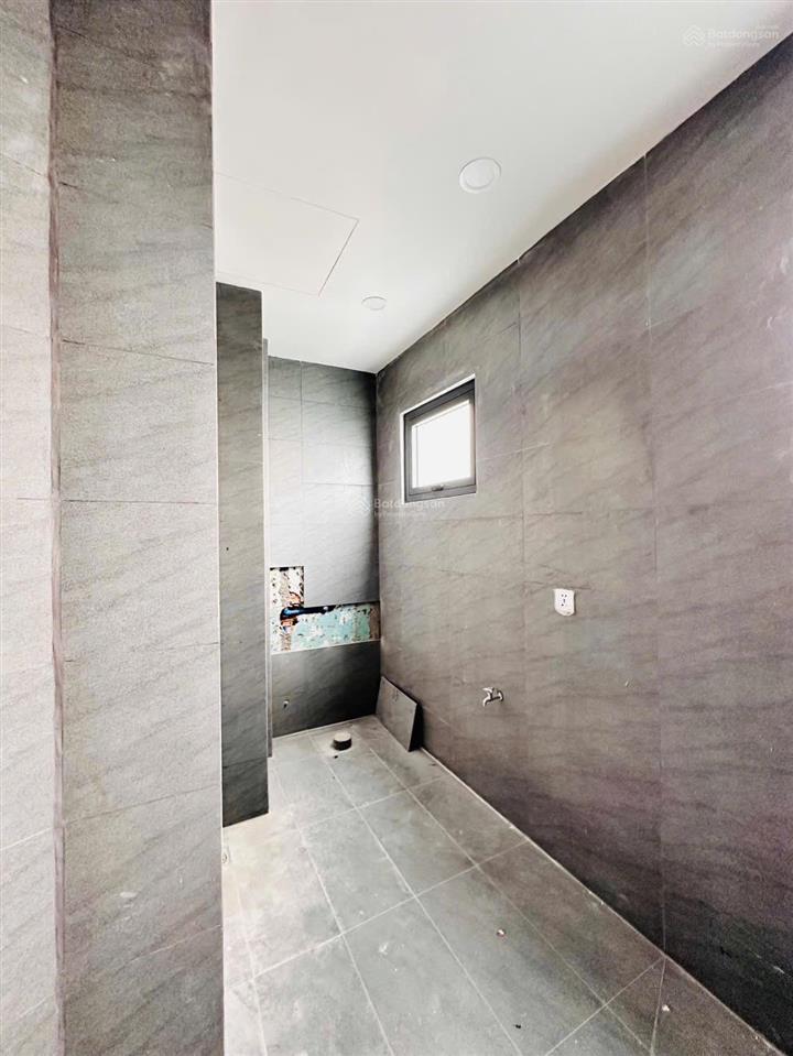 Cho thuê tòa nhà 8 tầng dt 5x20 mt nguyễn thông thích hợp làm phòng khám, spa, văn phòng công ty