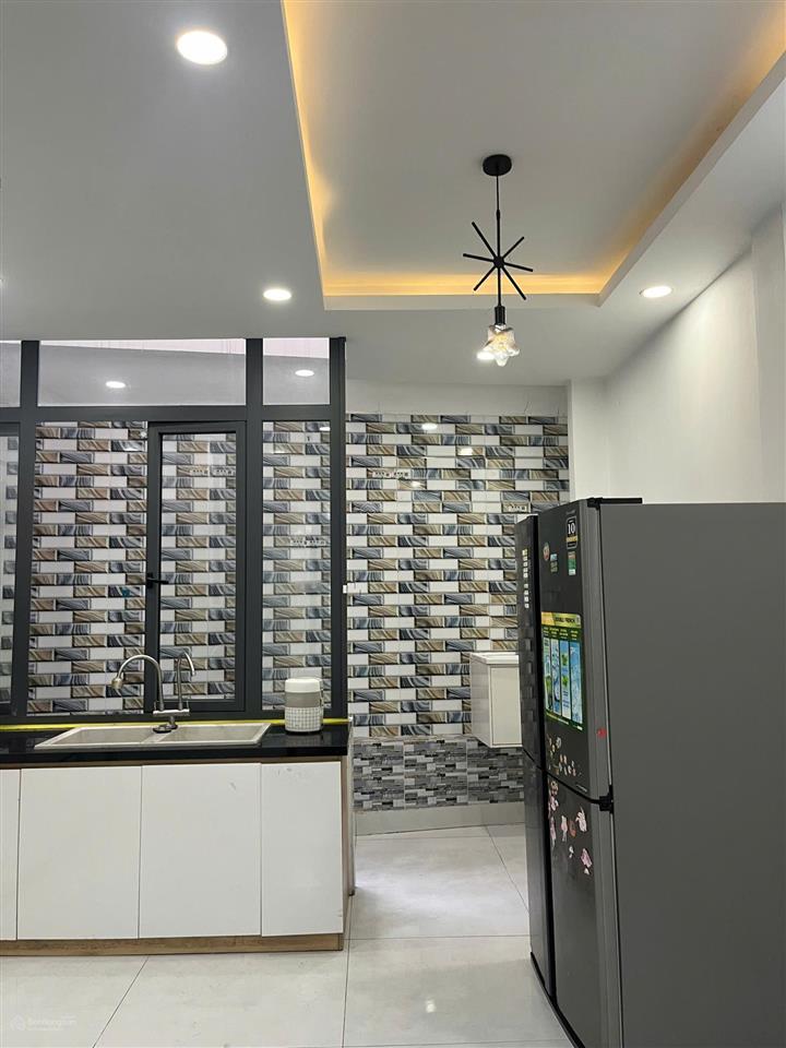 Cho thuê nhà nguyên căn hẻm xe hơi đường bạch đằng gần chợ baf chiểu 27 triệu/tháng
