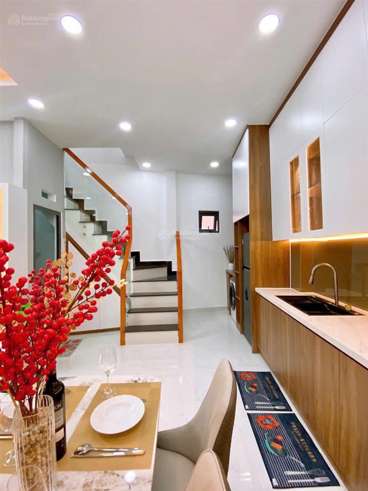 Cho thuê 14 triệu ngay gần cây xăng nguyễn kiệm và nguyễn văn công