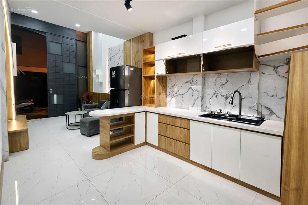 Nhà cho thuê hẻm xe hơi gồm 3 pn xvnt giá 18,8 triệu/tháng