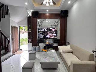 Nhà vườn 250m2, 5 tầng giữa phố cự khối, chỉ 10.x tỉ  ô tô đỗ cổng ngày đêm  gần aeon, thạch bàn