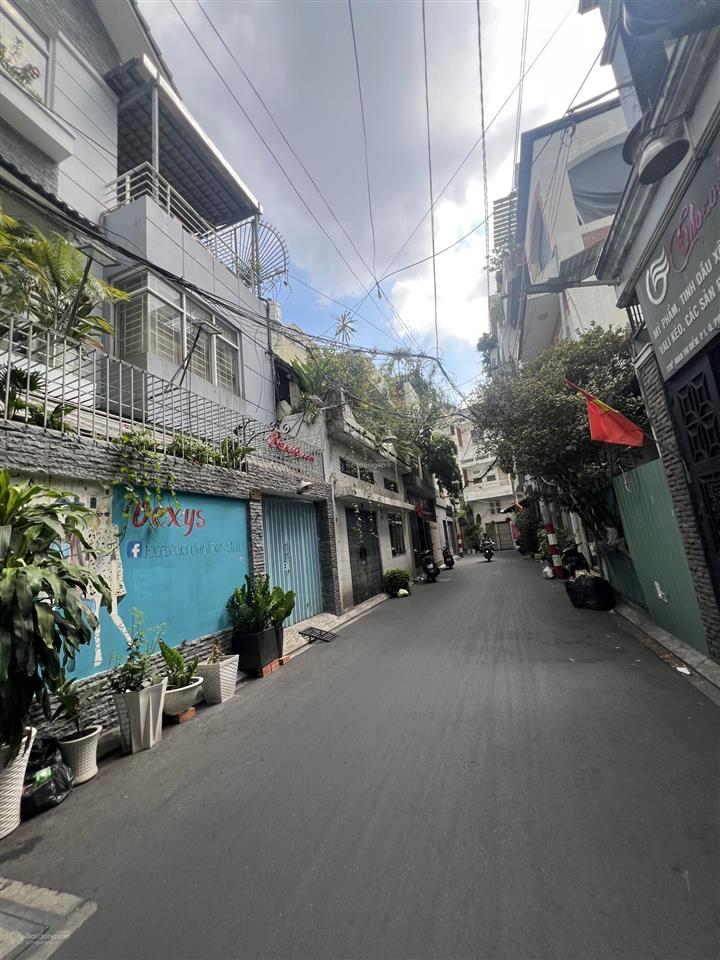 Khuôn đất 110m2 ngay cư xá nguyễn trung trực quận 10đường 6m diện tích 6x18.5 giá chỉ 18.5 tỷ.