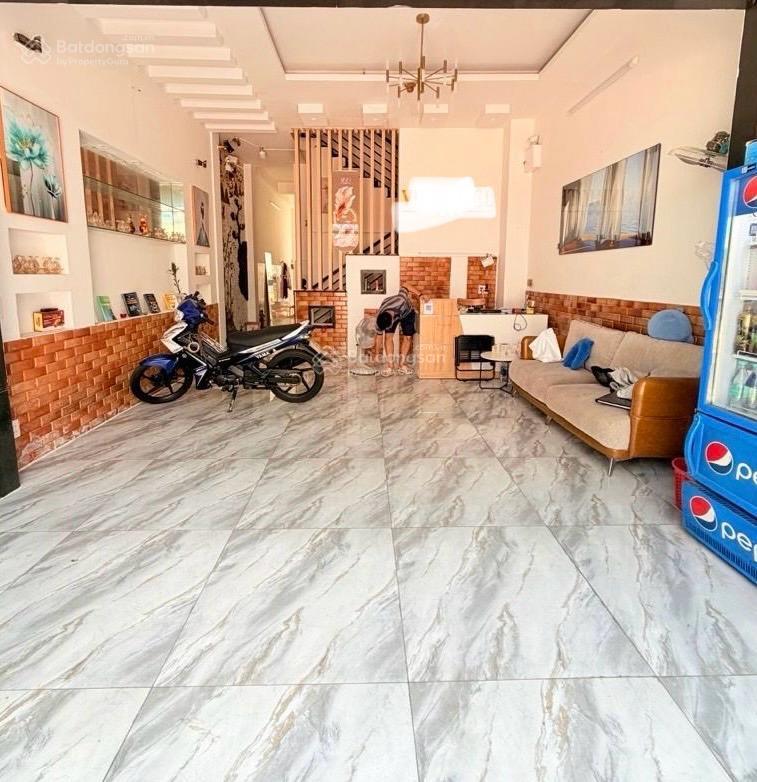 Cơ hội đầu tư. khách sạn 10 phòng  nhỉnh 10 tỷ  khu đồng bộ mặt tiền 10m  vỉa hè 3m  tn 70tr/th