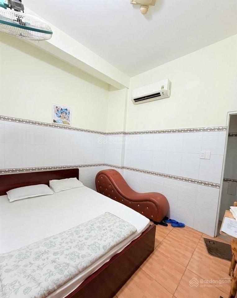 Cơ hội đầu tư. khách sạn 10 phòng  nhỉnh 10 tỷ  khu đồng bộ mặt tiền 10m  vỉa hè 3m  tn 70tr/th