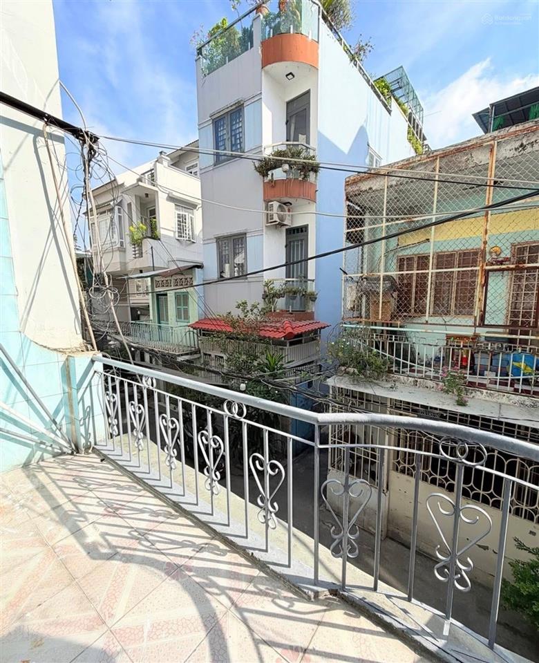 Hẻm xe hơi  lý thường kiệt  2 tầng  32m². nở hậu đẹp  chỉ nhỉnh 4 tỷ.