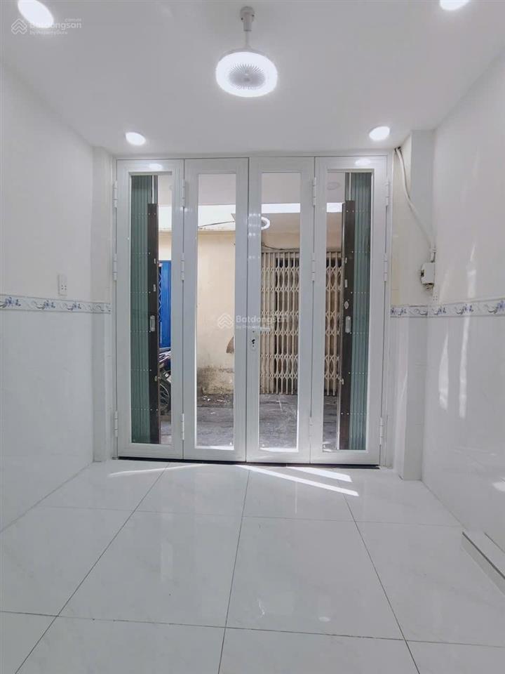 Bán nhà 1 trệt 2 lầu đường lê đại hành đối diện trường học đề thám, quận 11 chỉ 2.38 tỷ