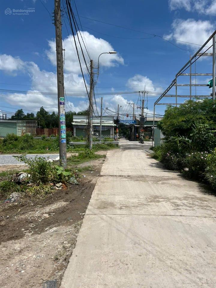 1000m2 hai mặt tiền thông thoáng, nằm ngay tuyến đường kênh trung ương