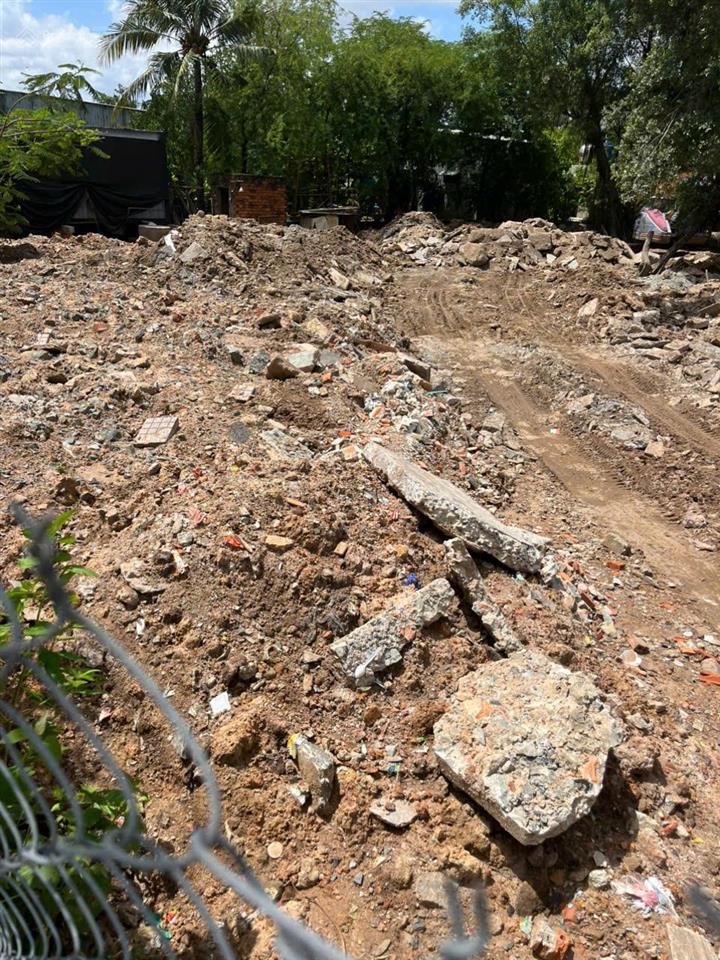 1000m2 hai mặt tiền thông thoáng, nằm ngay tuyến đường kênh trung ương