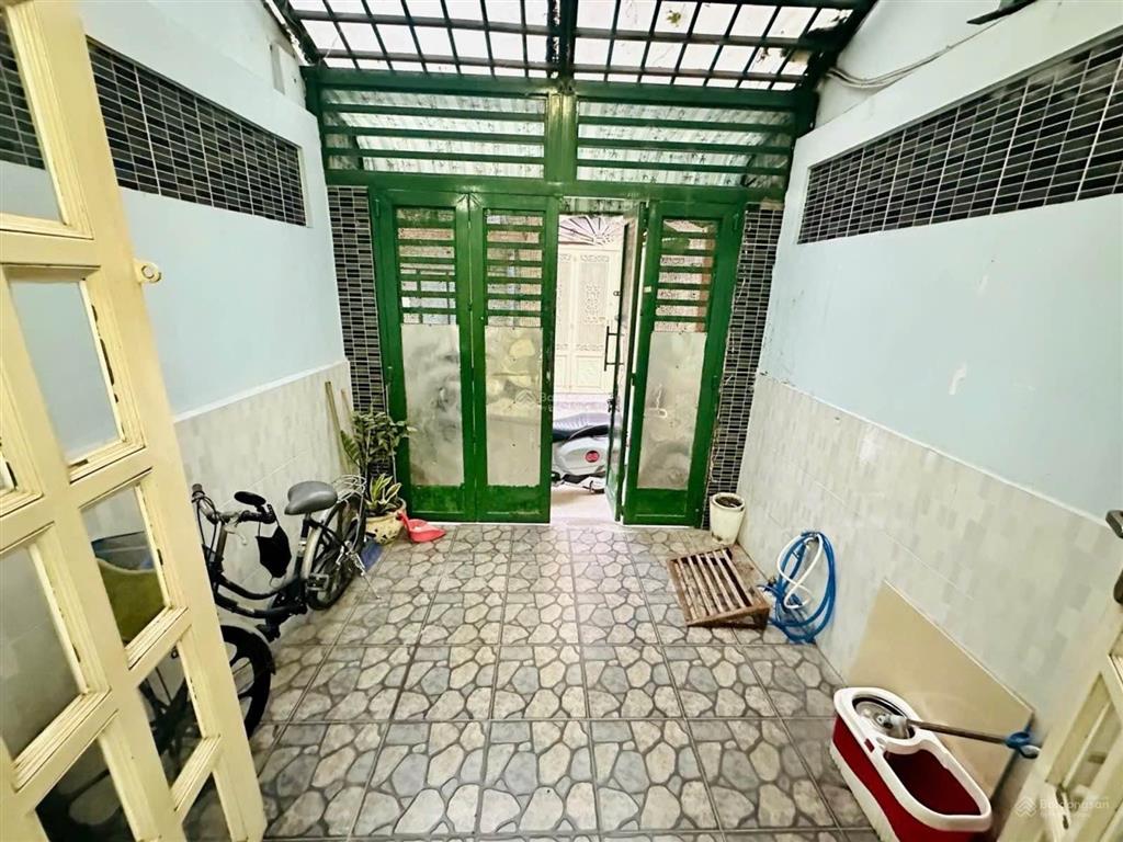 Khu hiếm nhà bán hai bà trưng  xe hơi đỗ cửa  dt vàng 3x21m  5pn  sổ đẹp  còn thương lượng
