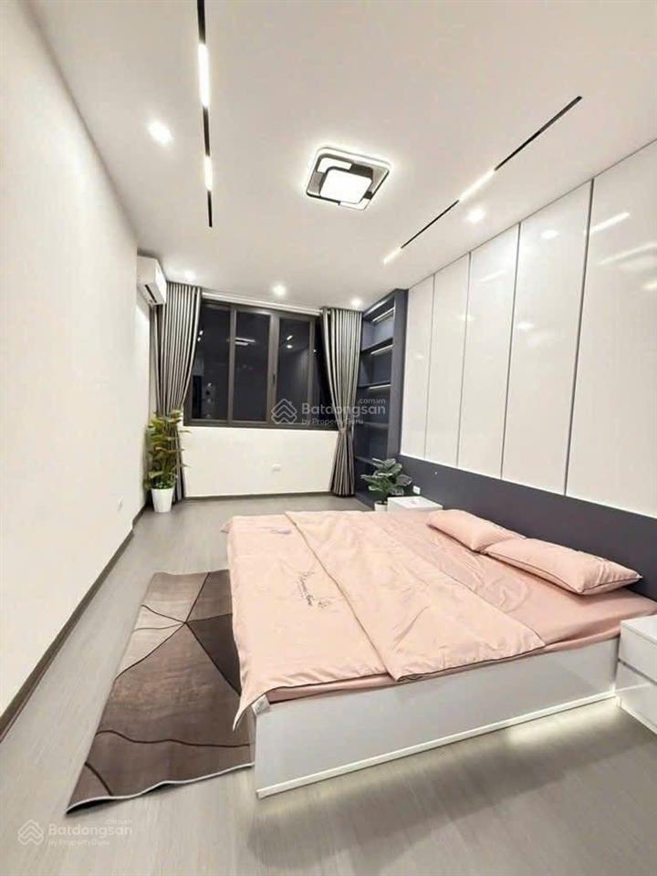 Bán nhà ngoại giao đoàn  siêu phẩm 6 tầng lô góc  có thang máy  30m ra oto tránh.