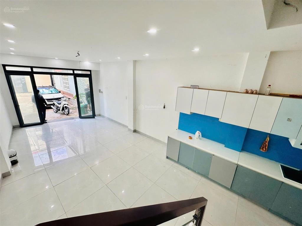 Hxh khu sân bay, 4,5x10, trệt 2 lầu. giá 9,4 tỷ tl
