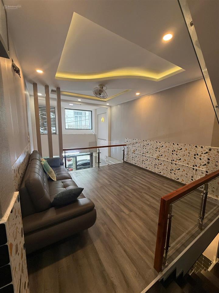 Cho thuê nguyên căn vị trí khu sân bay, 45m2, 4pn giá 18tr/th