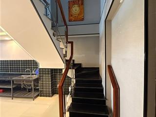 Cho thuê nguyên căn vị trí khu sân bay, 45m2, 4pn giá 18tr/th