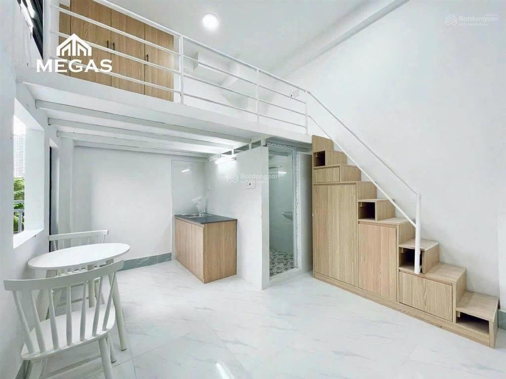 Phòng cho thuê phòng gác mới 100%  view kínhcửa sổ lớn  ngay nguyễn văn quá  giáo xứ đông quang