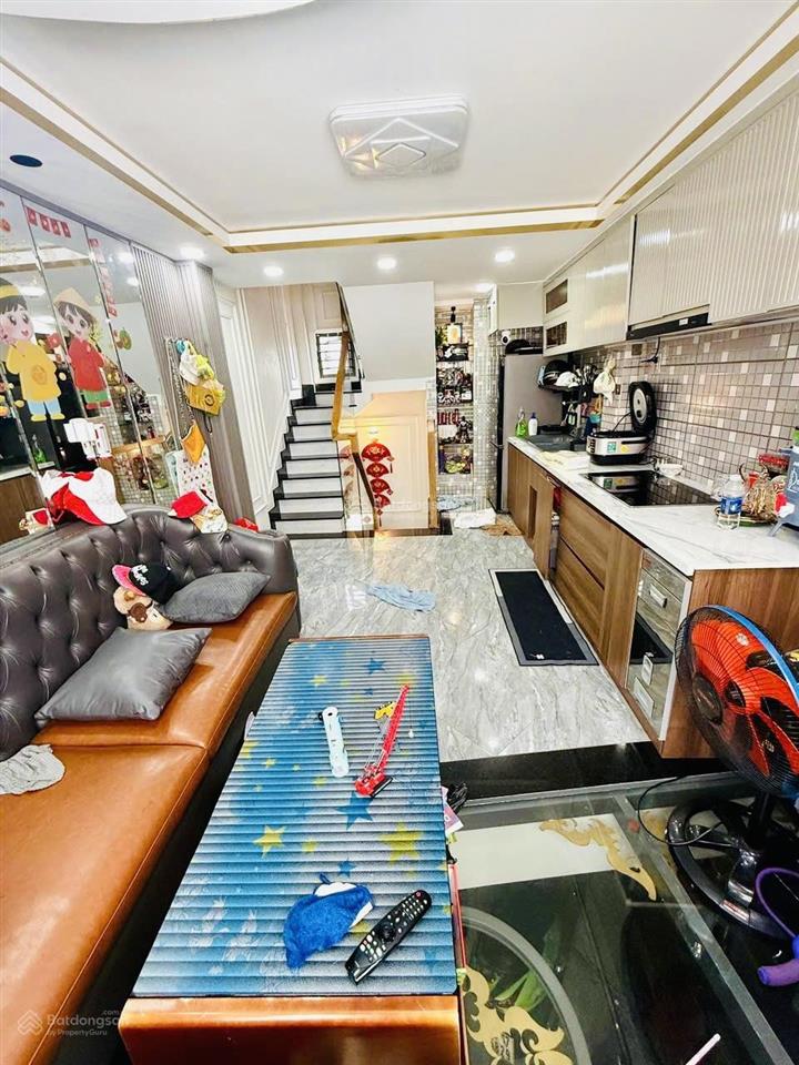 Bán nhà đẹp 5 tầng đường số khánh hội q4