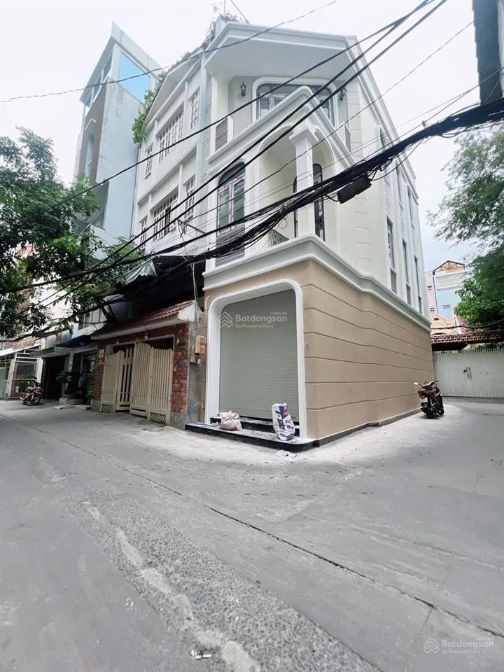 Bán nhà 3 lầu đường số q4 hxh 3 mặt tiền 3pn 4wc hẻm thông xe hơi tận nơi