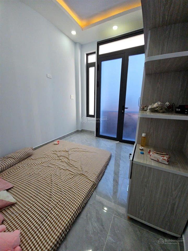 Bán nhà 4 lầu đường số q4 hxh ngay tận nhà 2pn 3wc