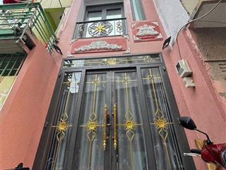 Bán nhà 4 lầu đường số q4 hxh ngay tận nhà 2pn 3wc