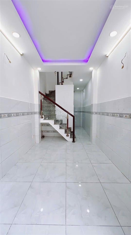 Bán nhà bến vân đồn q4 3 tầng hẻm trước nhà 4m cách mt chỉ 60m
