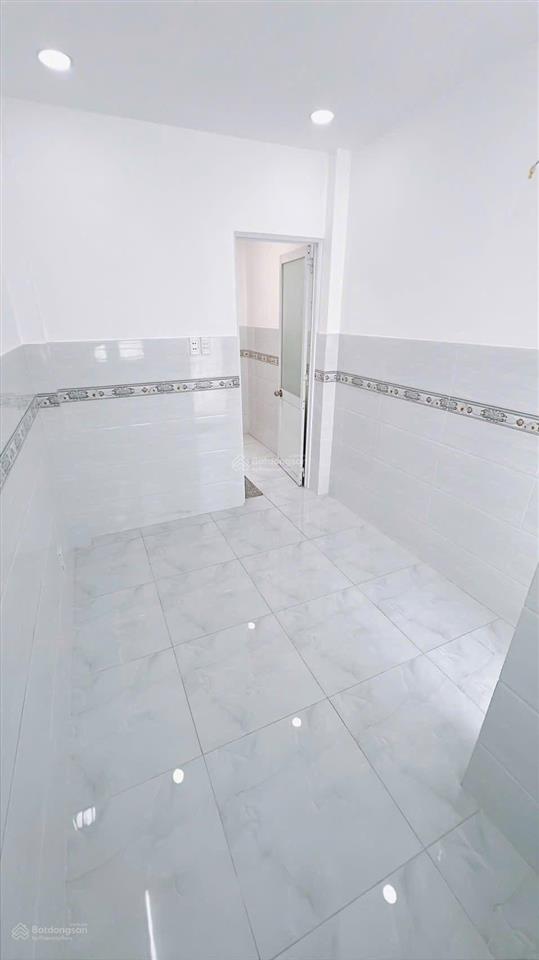 Bán nhà bến vân đồn q4 3 tầng hẻm trước nhà 4m cách mt chỉ 60m