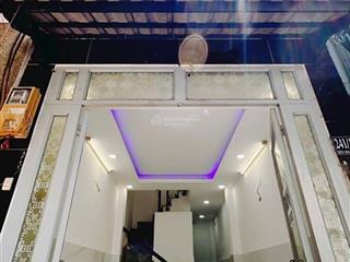 Bán nhà bến vân đồn q4 3 tầng hẻm trước nhà 4m cách mt chỉ 60m