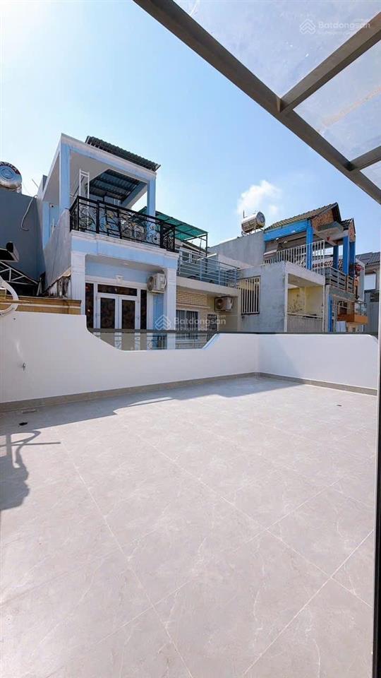 Bán nhà căn góc 2mt đường số 4 lầu q4 3pn 3wc xe tải đậu trước nhà 2 chiếc thoải mái