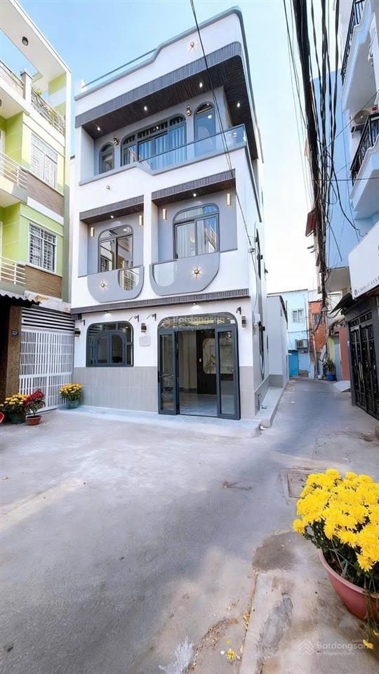 Bán nhà căn góc 2mt đường số 4 lầu q4 3pn 3wc xe tải đậu trước nhà 2 chiếc thoải mái