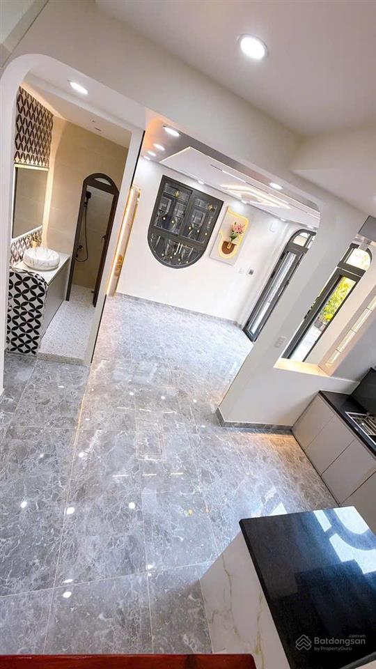 Bán nhà căn góc 2mt đường số 4 lầu q4 3pn 3wc xe tải đậu trước nhà 2 chiếc thoải mái