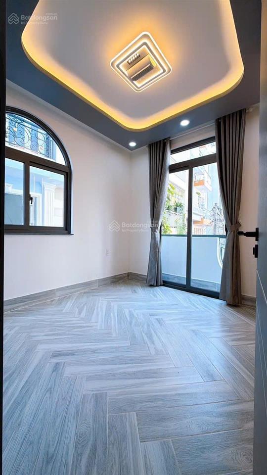 Bán nhà căn góc 2mt đường số 4 lầu q4 3pn 3wc xe tải đậu trước nhà 2 chiếc thoải mái