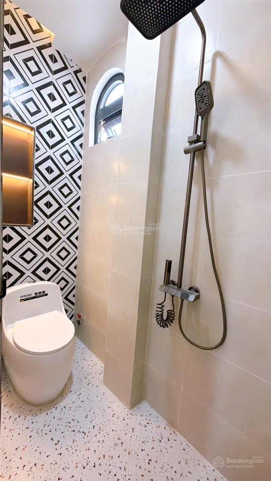 Bán nhà căn góc 2mt đường số 4 lầu q4 3pn 3wc xe tải đậu trước nhà 2 chiếc thoải mái