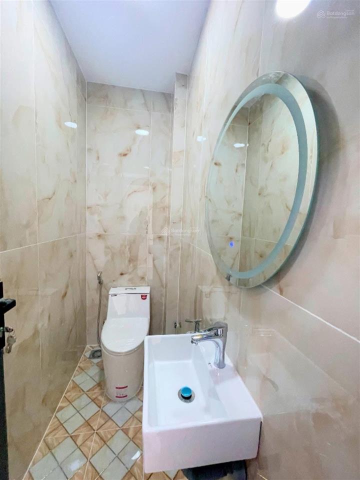Bán nhà đẹp mt 2 lầu đoàn văn bơ q4 tiện kd y hình ảnh chụp