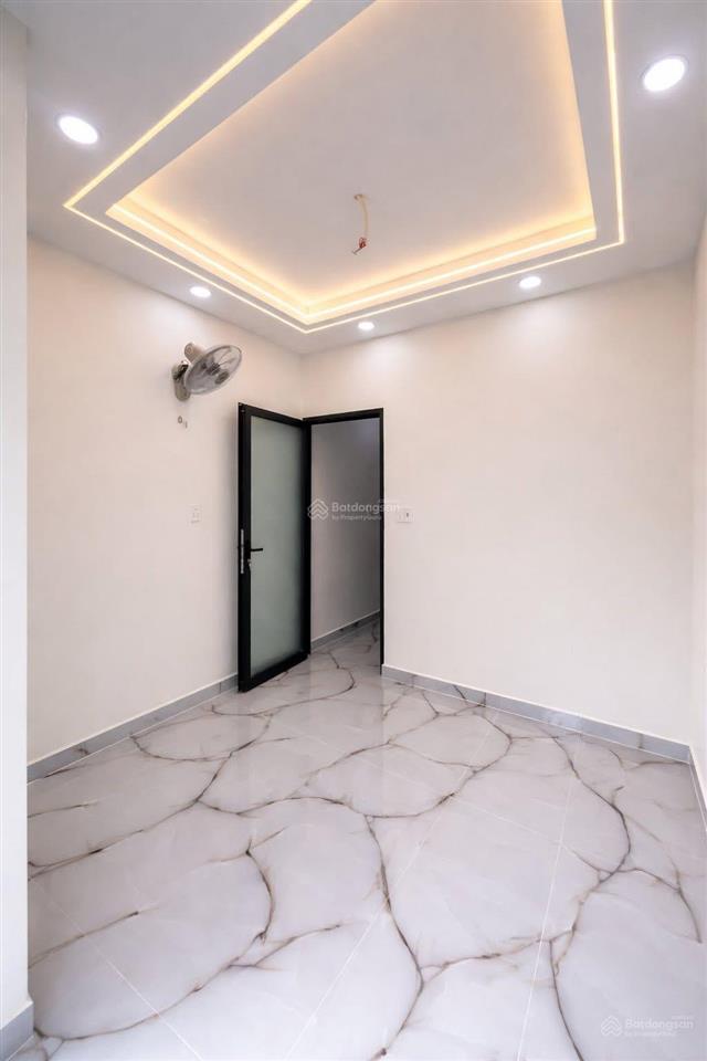 Bán nhà đẹp mt 2 lầu đoàn văn bơ q4 tiện kd y hình ảnh chụp