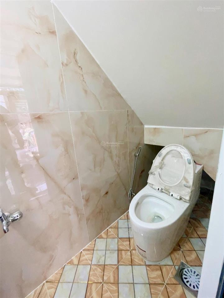 Bán nhà đẹp mt 2 lầu đoàn văn bơ q4 tiện kd y hình ảnh chụp