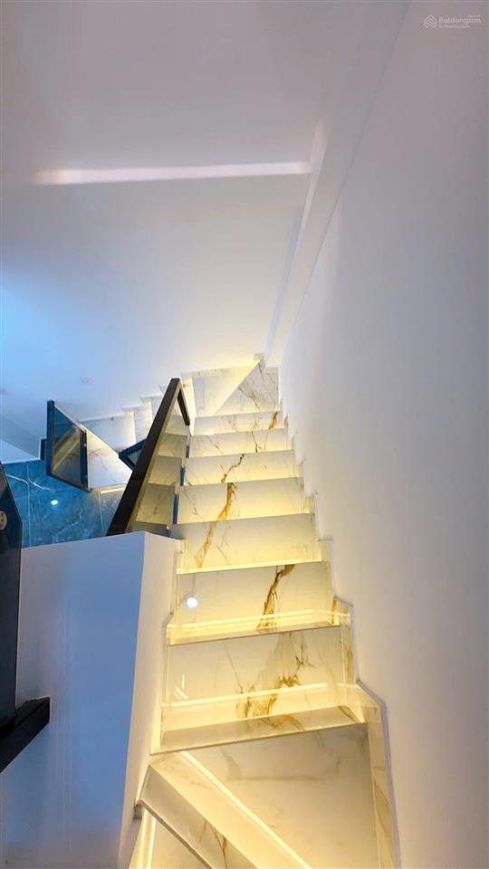 Bán nhà đẹp 3 tầng đoàn văn bơ p16 q4 hẻm thông thoáng