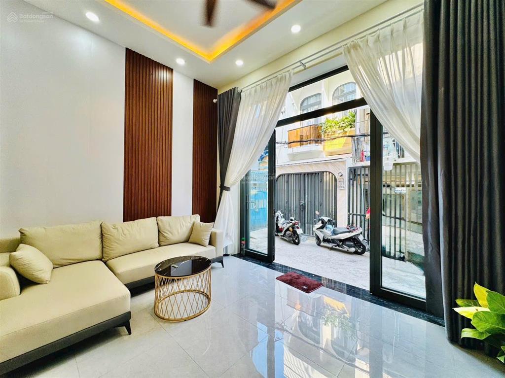 Bán siêu phẩm 5 tầng view landmark xvnt bình thạnh hẻm to 5m  full nt cao cấp chỉ xách vali dô ở