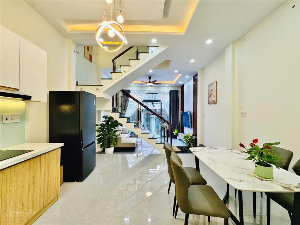 Bán siêu phẩm 5 tầng view landmark xvnt bình thạnh hẻm to 5m  full nt cao cấp chỉ xách vali dô ở