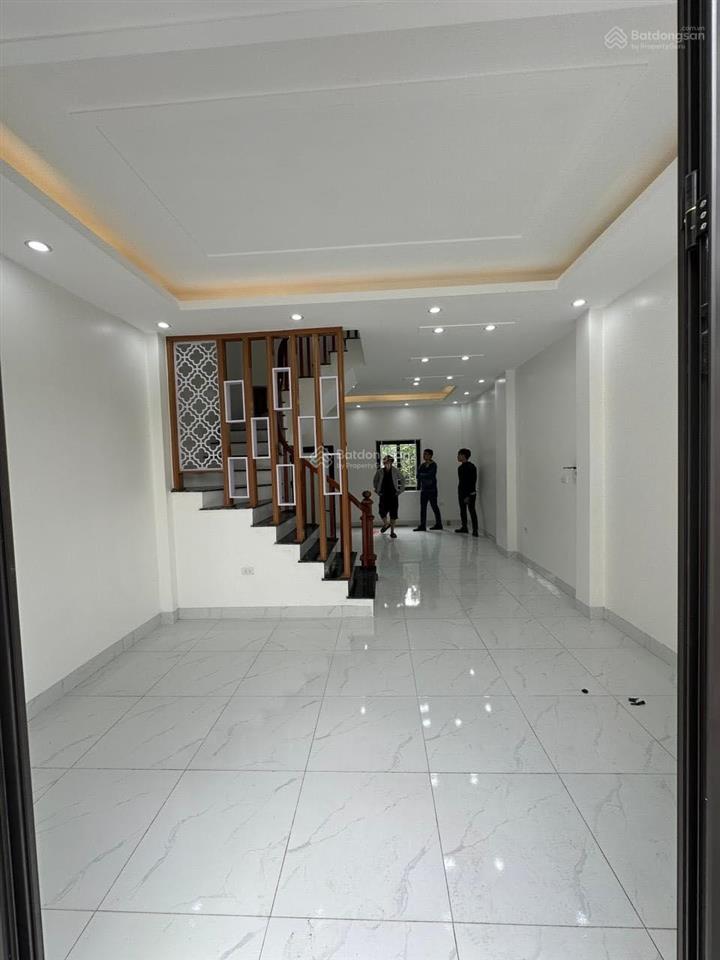 Ra tết cần tiền gấpgiá cực tốt cho căn nhà ô tô đỗ cửa. xây cực đẹpđầu tư tốtchỉ hơn 3 tỷ35m2