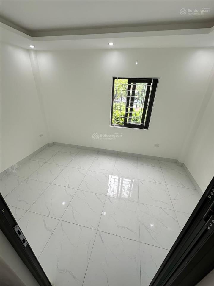 Ra tết cần tiền gấpgiá cực tốt cho căn nhà ô tô đỗ cửa. xây cực đẹpđầu tư tốtchỉ hơn 3 tỷ35m2