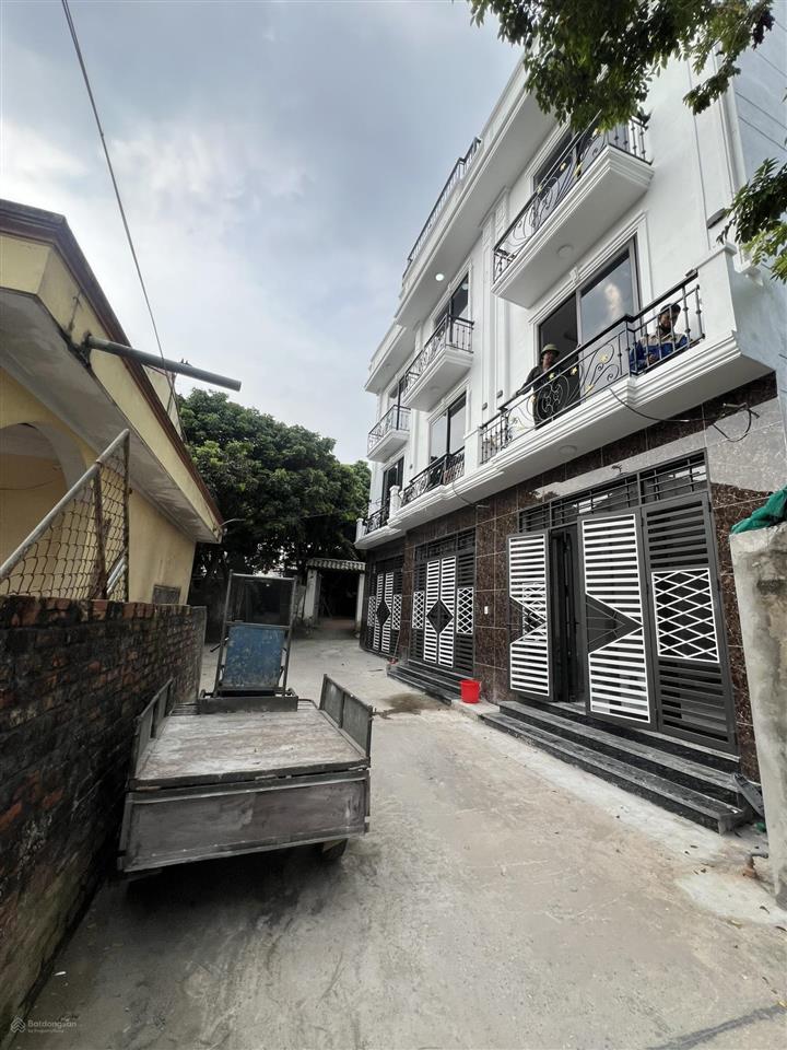 Ra tết cần tiền gấpgiá cực tốt cho căn nhà ô tô đỗ cửa. xây cực đẹpđầu tư tốtchỉ hơn 3 tỷ35m2