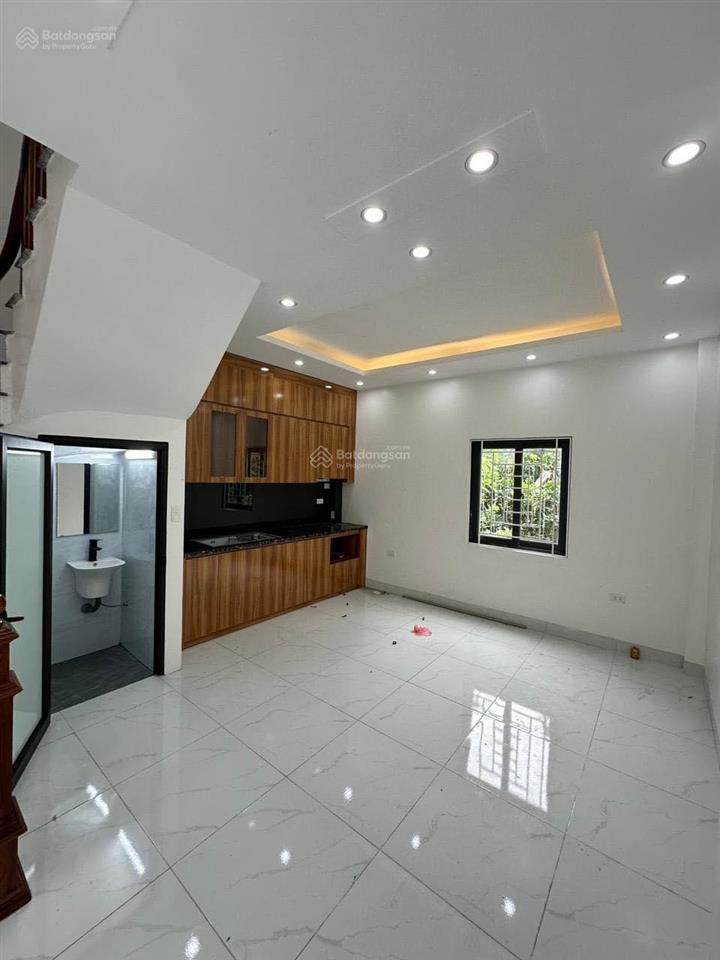 Ra tết cần tiền gấpgiá cực tốt cho căn nhà ô tô đỗ cửa. xây cực đẹpđầu tư tốtchỉ hơn 3 tỷ35m2