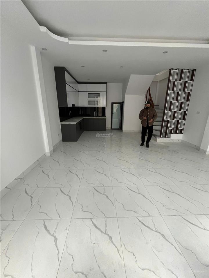 Chắc chắn không có căn thứ 2nhà 4 tầng ô tô vào nhà800m ra đại lộ thăng longchỉ hơn 4 tỷ