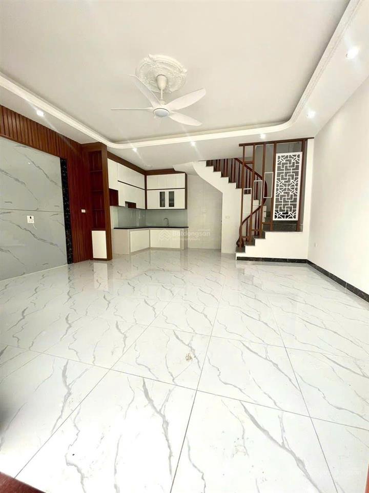 Cho thuê nhà riêng giá tốt tại phụng châu chương mỹ, 6 triệu, 32 m2. bãi gửi oto ngay cạnh