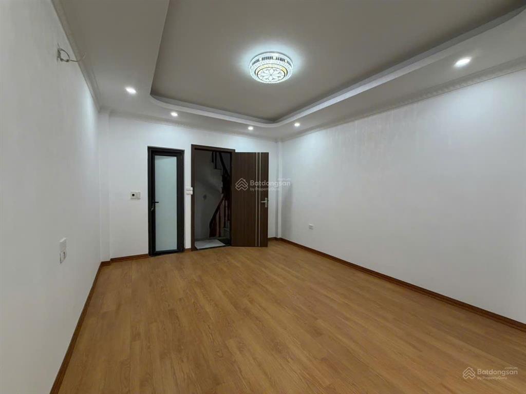 Cho thuê nhà riêng giá tốt tại phụng châu chương mỹ, 6 triệu, 32 m2. bãi gửi oto ngay cạnh