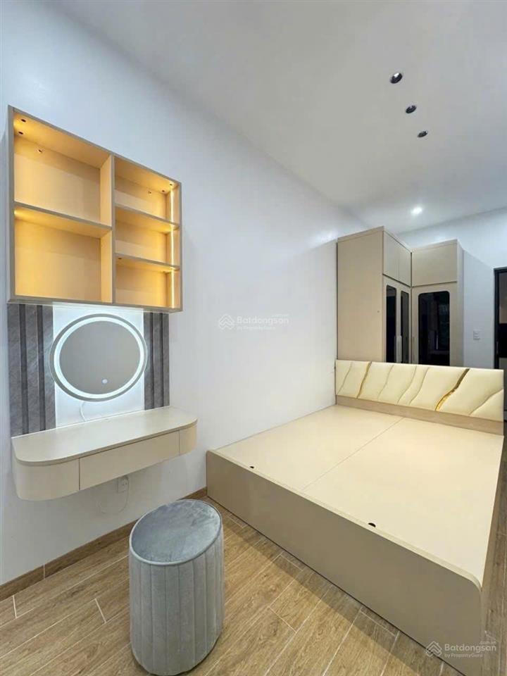 Nhà xây mới 3 tầng tô hiệu hướng nam mát mẻ