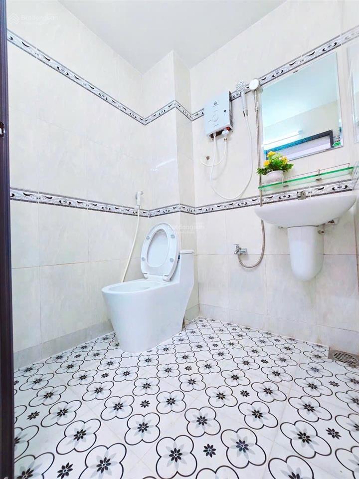 Nhà bán dt đất 67m2, xây 2 tầng, gần mặt tiền bùi minh trực, p5, q8